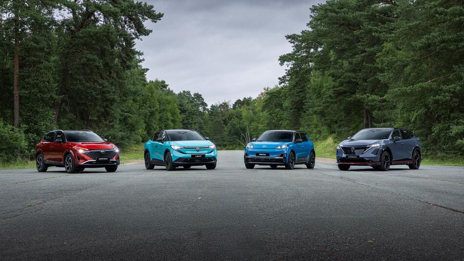 Modelle Qashqai (l-r), Leap, Micra und Nismo