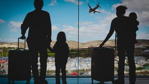 Wer mit Kindern reist, sollte bei Umsteigeverbindungen besonders großzügig planen.