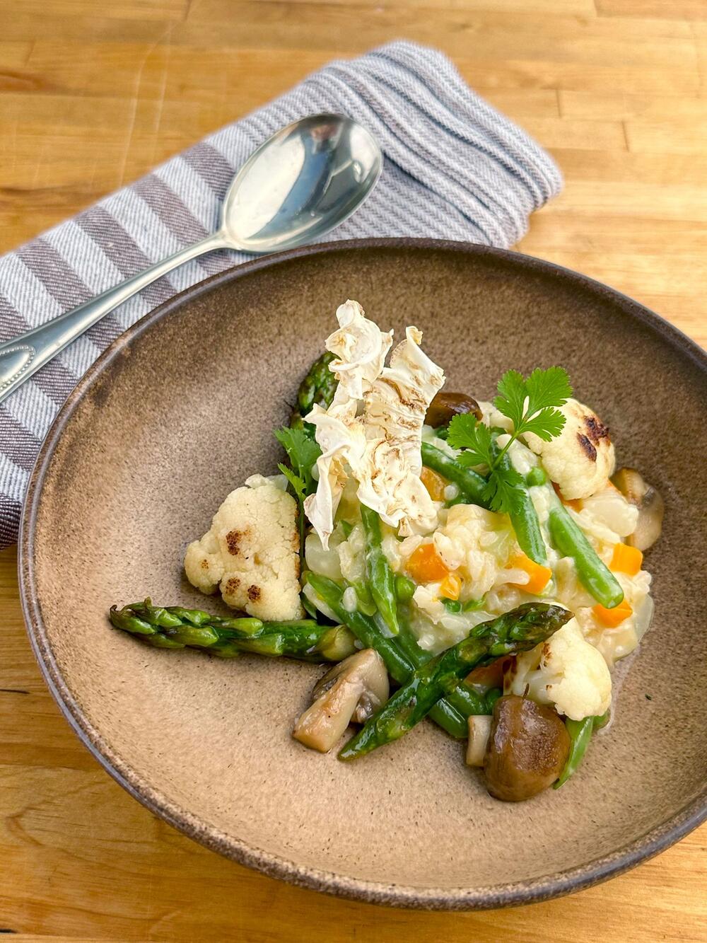 Leipziger Allerlei Risotto mit Sellerie-Chips