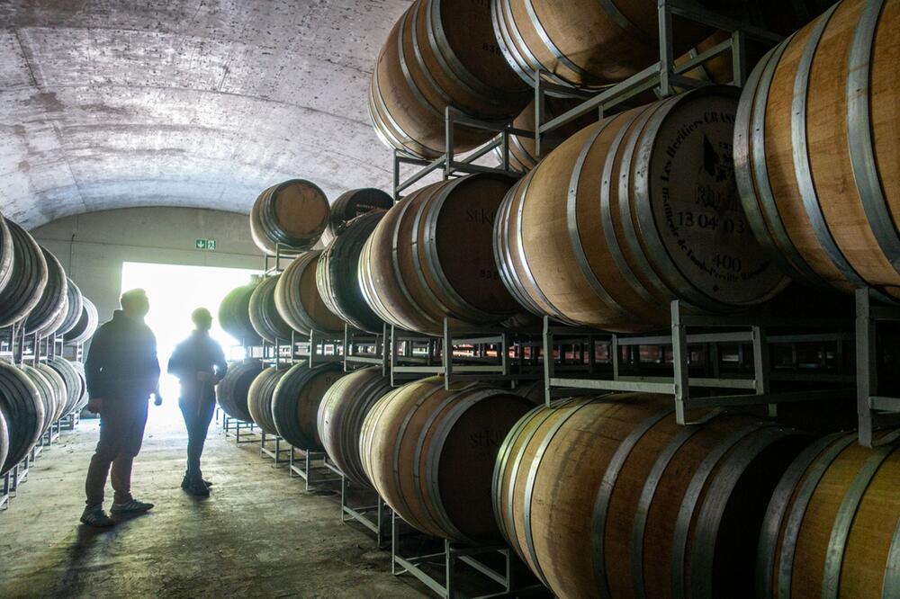 Whiskyfässer im Nato-Bunker von St. Kilian