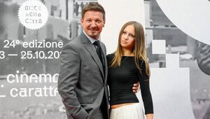 Jeremy Renner hat seine Tochter Ava Berlin Renner mit nach Rom gebracht.