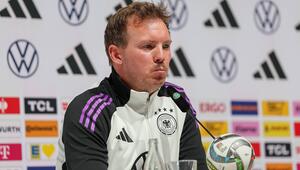 Nagelsmann mit Schnauzer