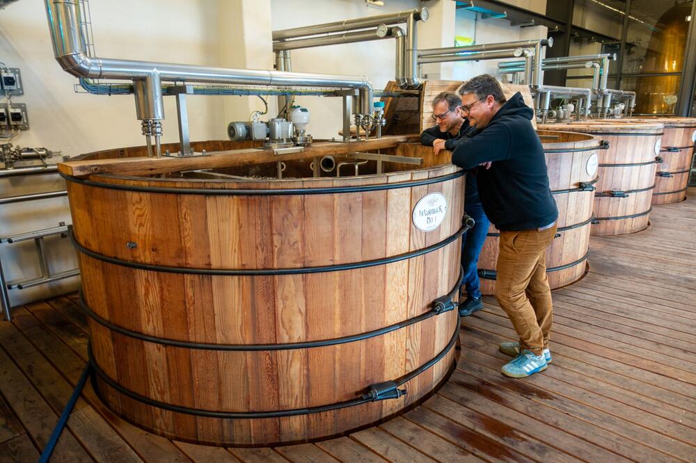 Ein Gärbottich bei den St. Kilian Distillers