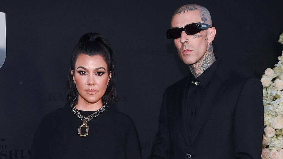 Kourtney Kardashian und Travis Barker sollen sich an die Polizei gewandt haben.