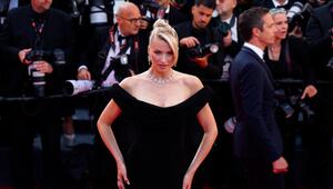 Lena Gercke postet Foto aus dem Krankenwagen