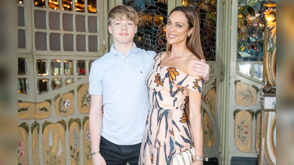 Seltener Mutter-Sohn-Auftritt mit Spaß und Glamour: Amadeus und Lilly Becker.