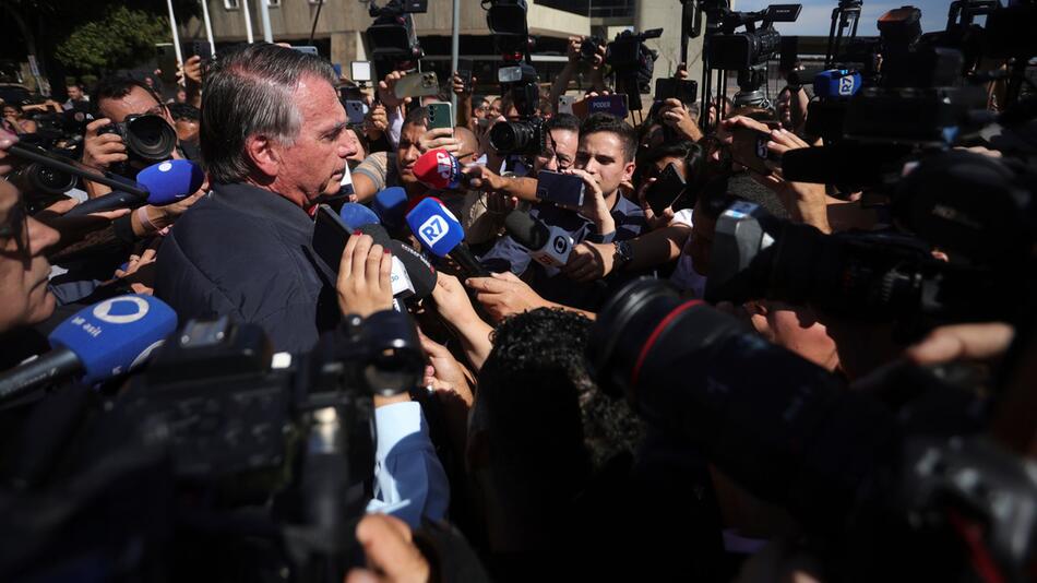 Brasiliens Ex-Präsident Bolsonaro muss Fußfessel tragen