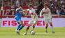 Stuttgarts Ramon Hendriks verteidigt den Ball.