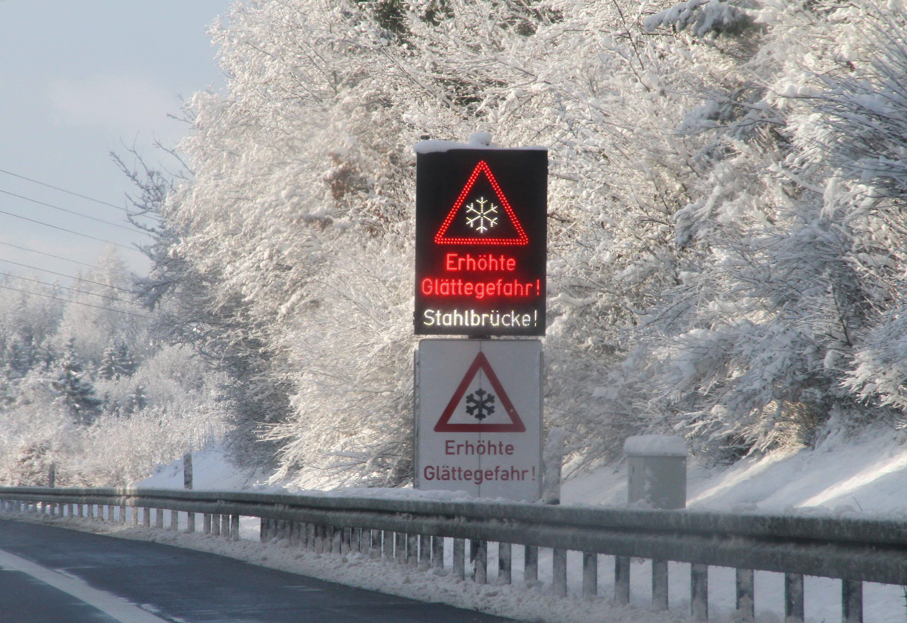 Unfall im Winter: Wer trägt bei Schnee, Glatteis und Blitzeis die