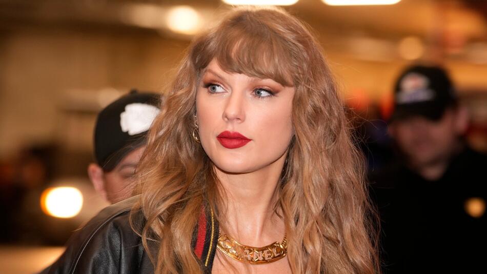 Da staunt selbst Taylor Swift nicht schlecht - sie ist einen Rekord los!