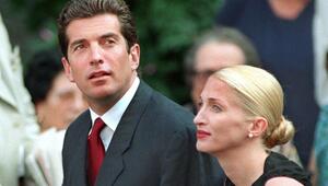 John F. Kennedy Jr. und seine Frau Carolyn Bessette-Kennedy 