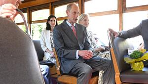 Edward und Sophie konnten Lissabon von einer Trambahn aus betrachten.