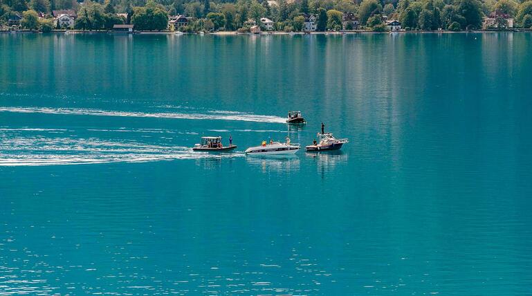 Kleinflugzeug in Attersee in Österreich gestürzt