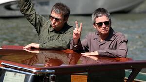 Liam und Noel Gallagher am Lido in Venedig.