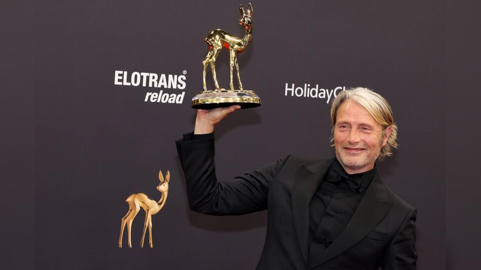 Schauspielstar Mads Mikkelsen wurde 2023 mit einem Bambi ausgezeichnet.