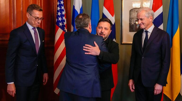 Ukraine-Krieg - Selenskyj zu Gesprächen in Oslo