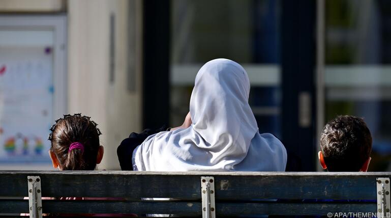 Für Mädchen bis 14 ist in der Schule das Kopftuch neuerdings tabu