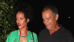 Ronald Fenty an der Seite seiner Tochter Rihanna bei einem gemeinsamen Auftritt in Santa Monica.