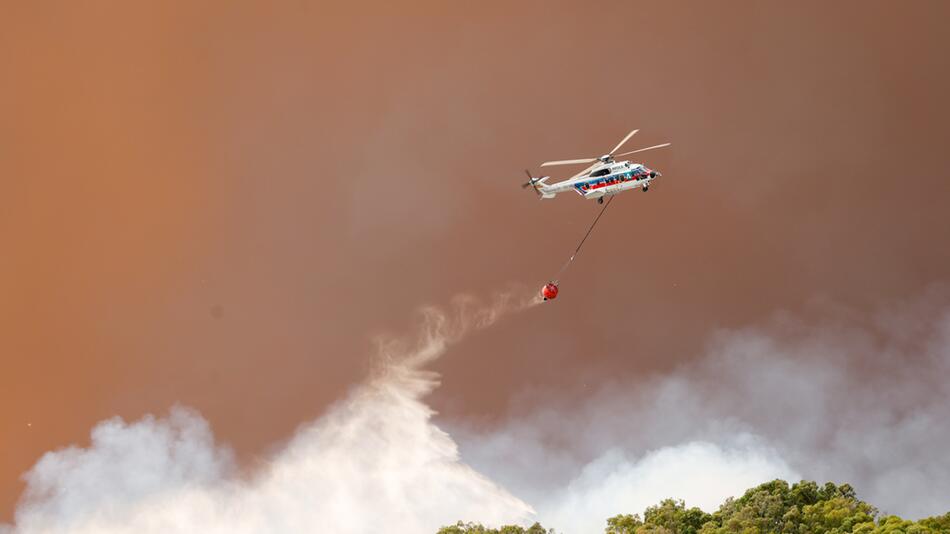 Feuerinferno bedroht Urlaubsregionen in Südspanien und Frankreich