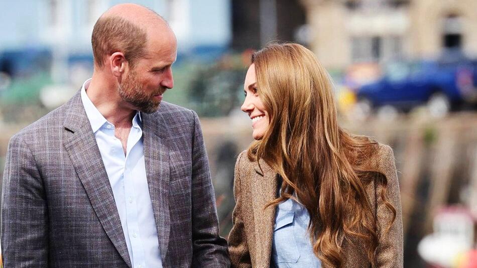 Prinz William und Prinzessin Kate nach ihrer Ankunft in Tobermory auf der Isle of Mull.