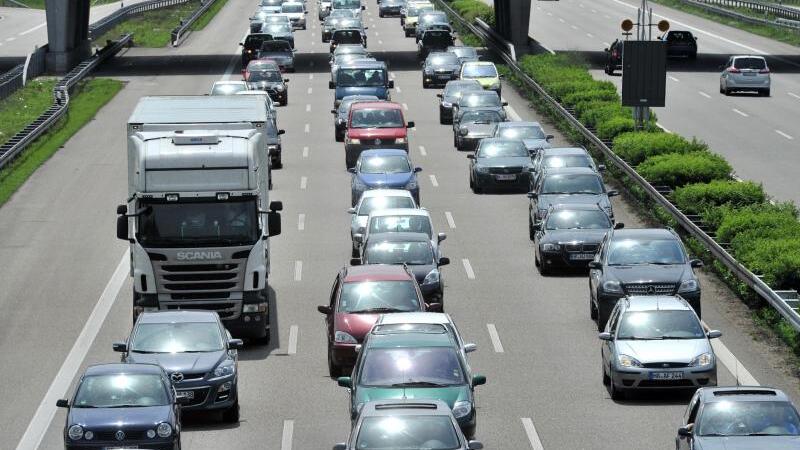 Stau auf der A5 bei Karlsruhe