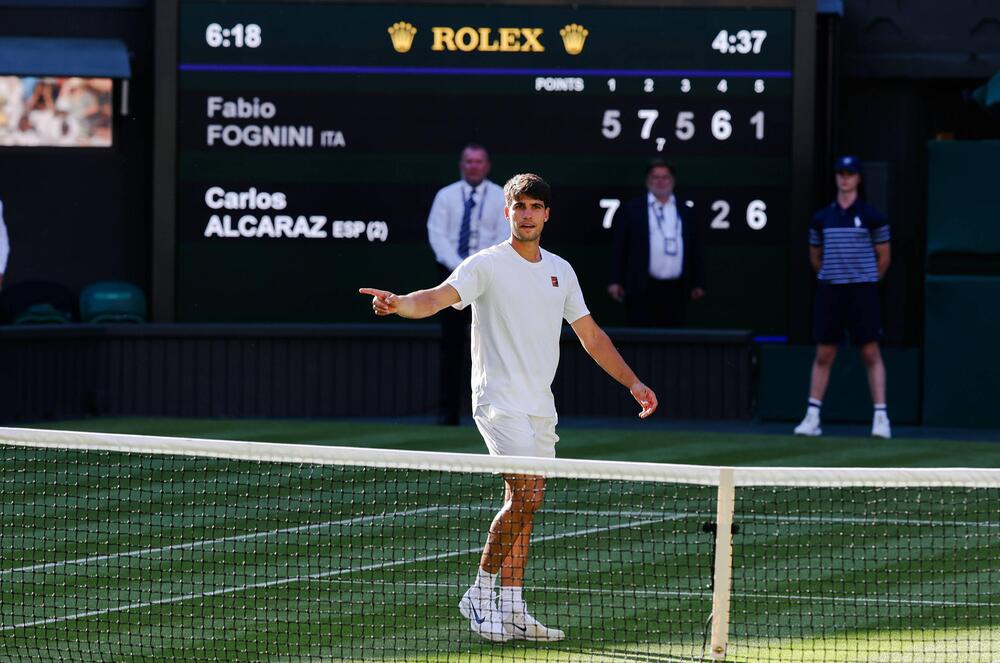 Carlos Alcaraz bei seinem Wimbledon-Auftaktspiel gegen Fabio Fognini.