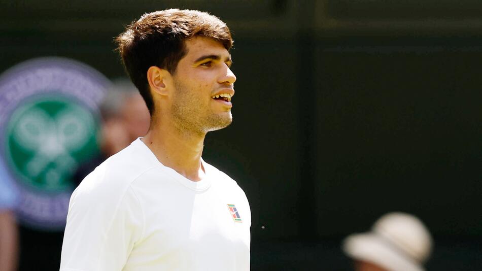 Carlos Alcaraz bei seinem Wimbledon-Auftaktspiel gegen Fabio Fognini.