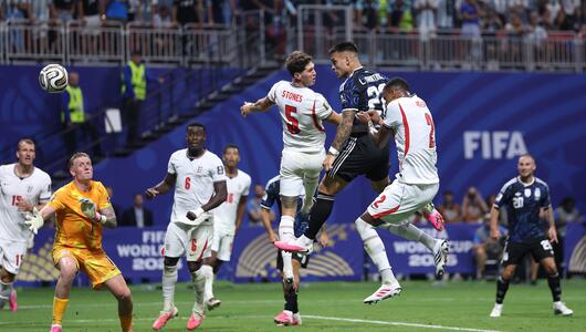 Lautaro Martinez trifft zum 2:1 für Argentinien.