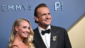 Jason Segel und Kayla Radomski haben sich 2025 verlobt.