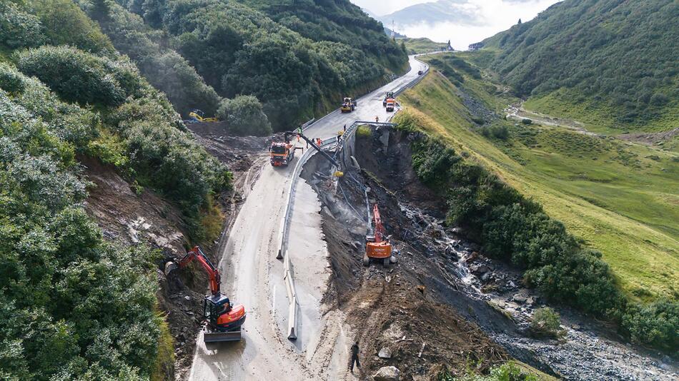 Die Arlbergstraße war durch Unwetter schwer beschädigt worden