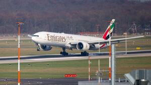 Passagierflugzeug aus Dubai landet in Düsseldorf