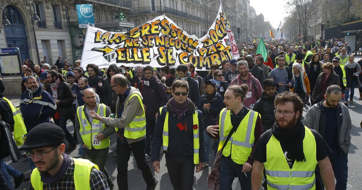Wieder Tausende Teilnehmer Bei Gelbwesten Protesten In Frankreich 