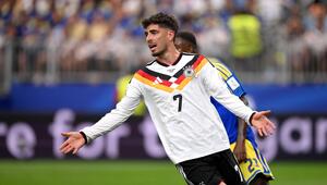 Kai Havertz auf dem Rasen.