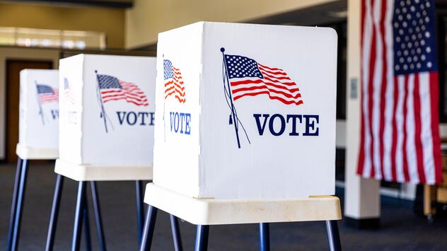 Wahlkabinen in den USA