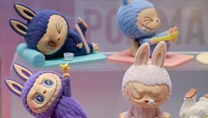 Labubu-Plüschfiguren sind im Store in Berlin zu sehen