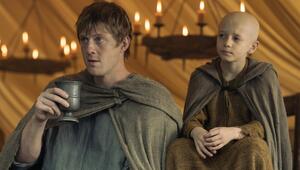 Peter Claffey und Dexter Sol Ansell in "A Knight of the Seven Kingdoms".