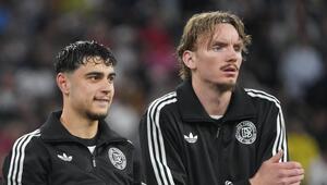 Aleksandar Pavlovic (l.) und Nick Woltemade