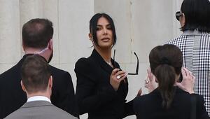 Kim Kardashian hat im Raub-Prozess vor einem Gericht in Paris ausgesagt.