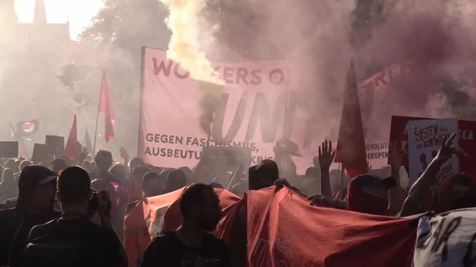 1. Mai in Hamburg und Berlin: Demos bleiben friedlich