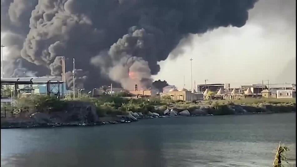 Explosionen und Brände in Port Sudan