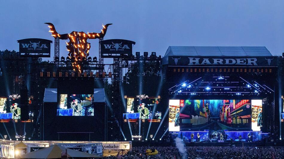 Nach der Schlamm-Katastrophe im Jahr 2023 hoffen die Wacken-Fans in diesem Jahr auf bessere ...