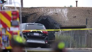 Kleinflugzeug stürzt in Wohngebiet in San Diego ab