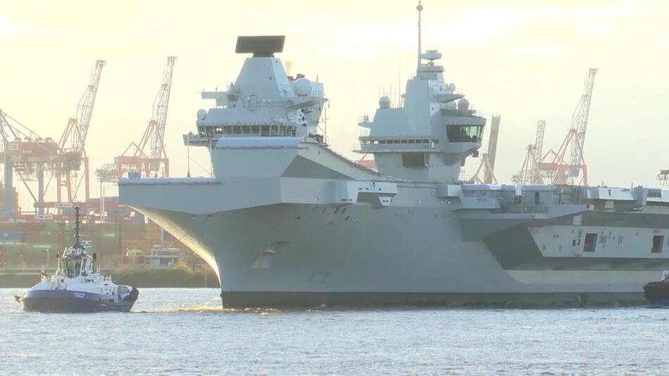 Britische Marine: Flugzeugträger "Queen Elizabeth" macht im Hamburger Hafen fest