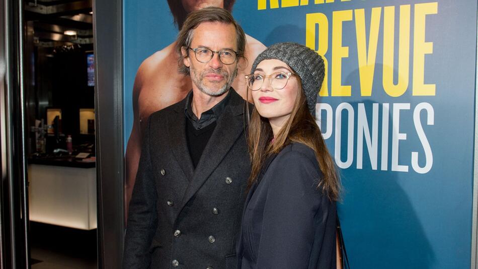 Guy Pearce und Carice van Houten bei einer Filmpremiere im Jahr 2018.