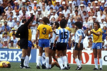 Diego Maradona, WM 1982, Argentinien, Brasilien, Mario Rubio Vazquez, Rote Karte, Platzverweis