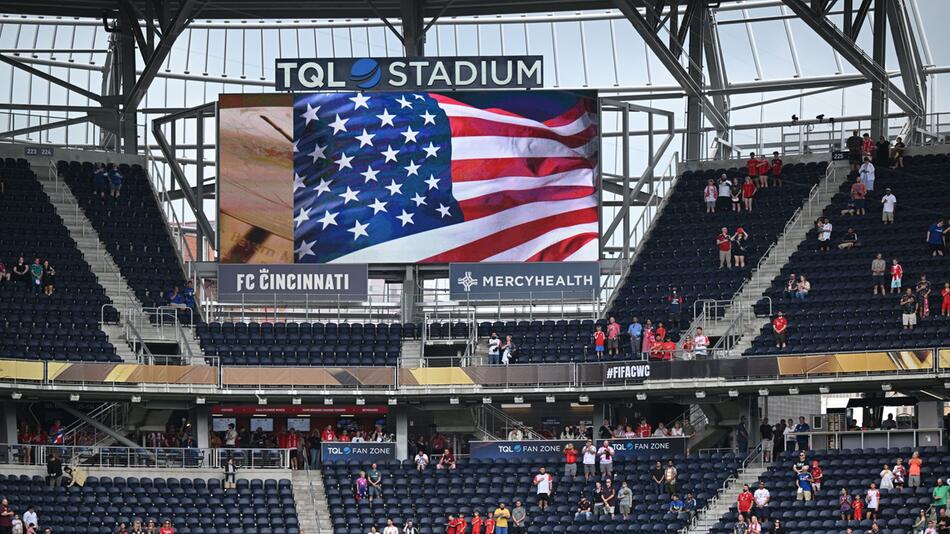 Bayern München - Auckland City