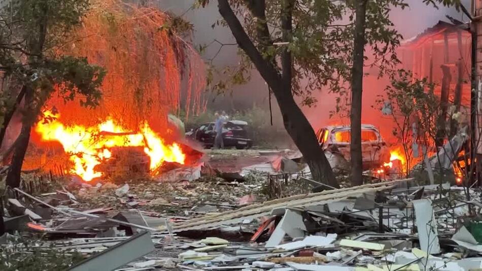 Tote und Dutzende Verletzte bei russischem Luftangriff auf Kiew