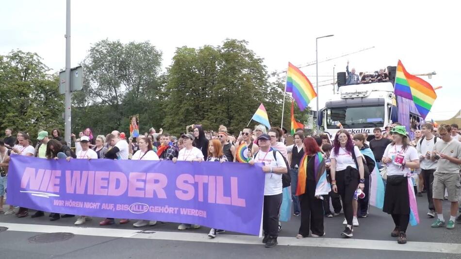 "Nie wieder still" – CSD in Berlin mit politischem Fokus