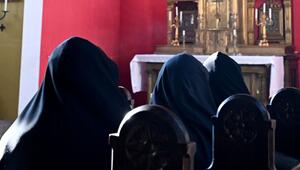 Die drei Nonnen möchten sich etwas aus der Öffentlichkeit zurückziehen