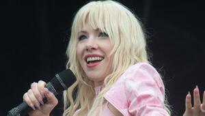 Carly Rae Jepsen hat die Geburt ihres Kindes verkündet.